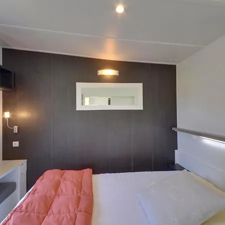Camping-hotel De Plein Air Les 2 Bois Baratier