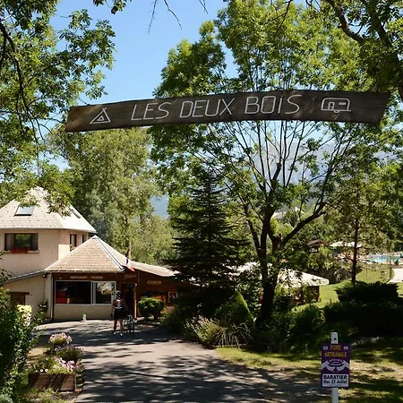 Camping-hotel De Plein Air Les 2 Bois 2*